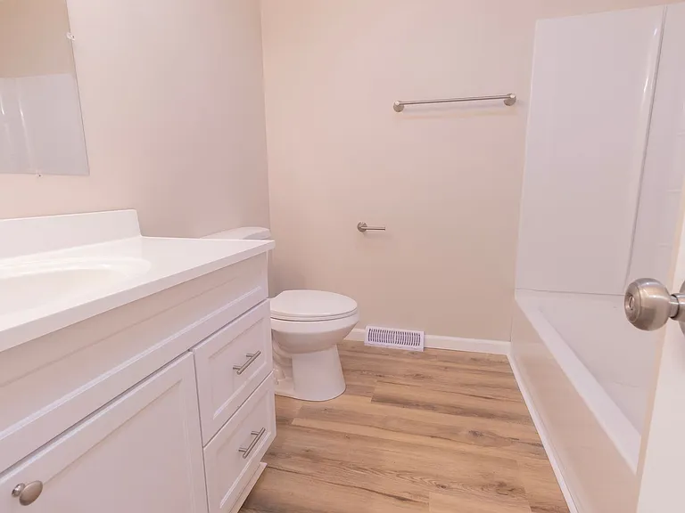 3711 Weymeyer Dr — Photo 10