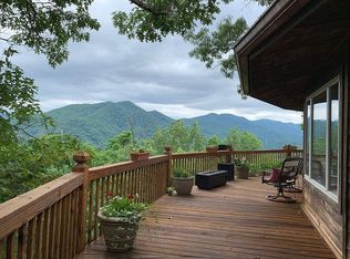 700 Nantahala Acres Rd, Robbinsville, NC 28771