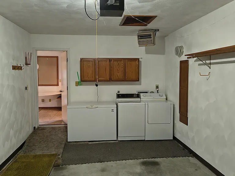 305 W Meyer Pl #A — Photo 9