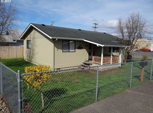 1021 Winchester Ave, Reedsport, OR 97467