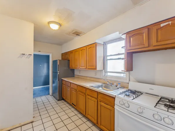 194-31 114th Road image 4 of 16