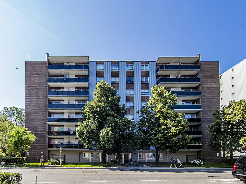 225 Cosburn Ave