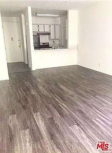 3rd image of 500 S Berendo St APT 219