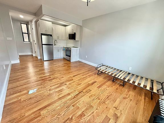 5th image of 195 Underhill Ave #2U