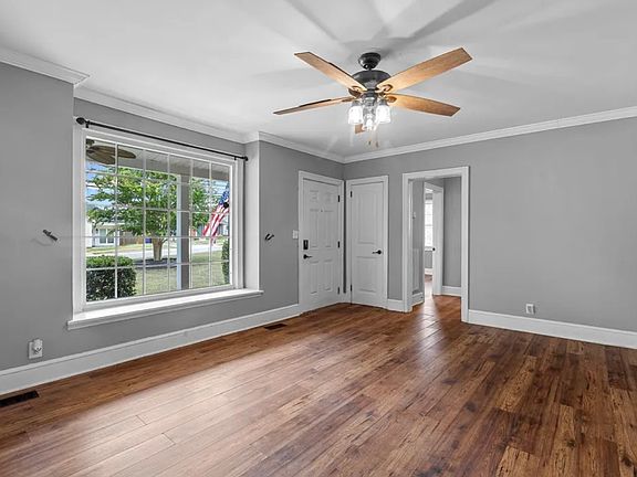 5th image of 17 Crystal Ave