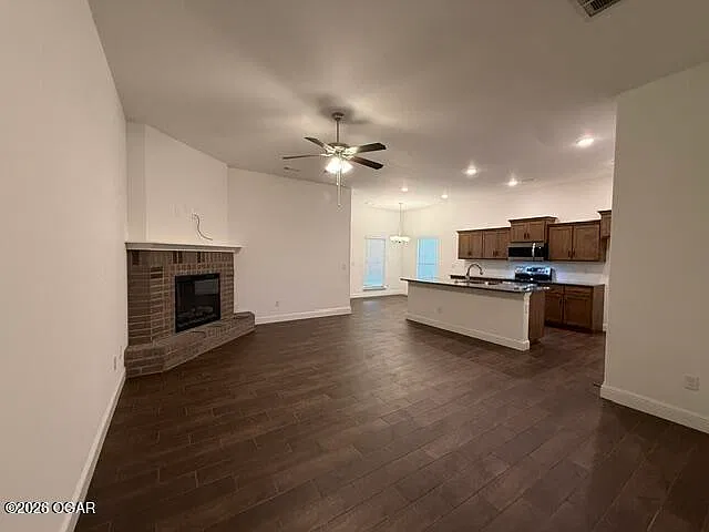 3 bed, 2.0 bath, 1734 sqft, $1,650 — Photo 2