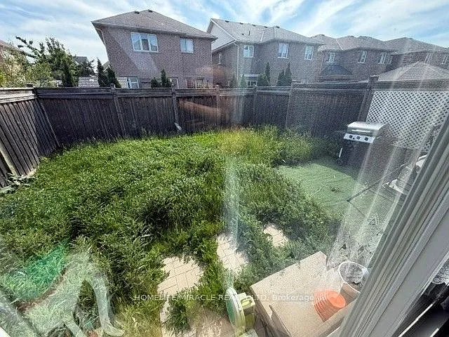 705 Sauve St — Photo 10