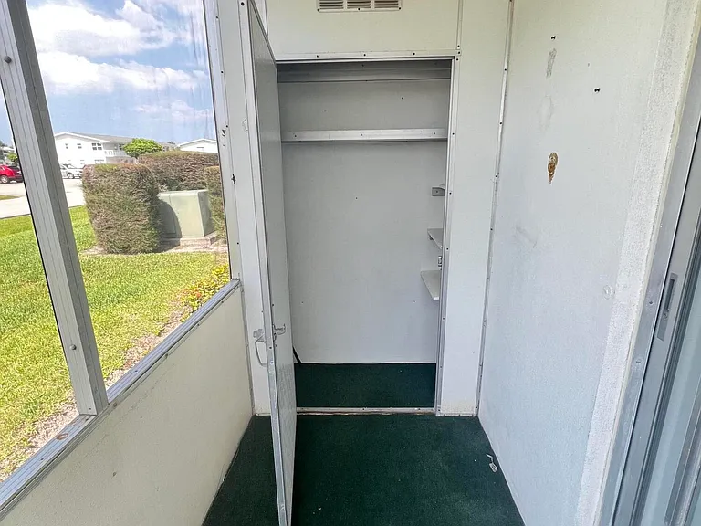 173 Waltham E #173-H — Photo 29
