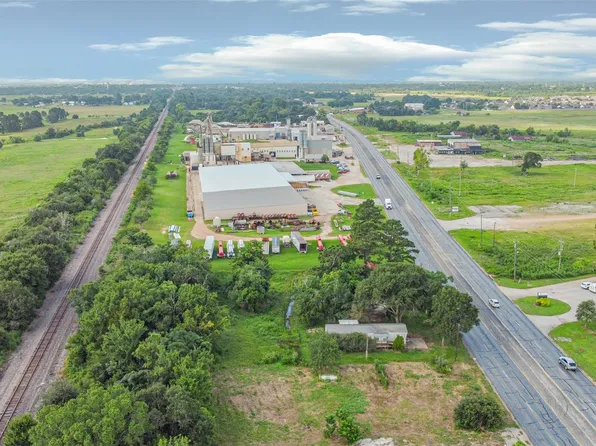 2158 Highway 36, Sealy, TX 77474