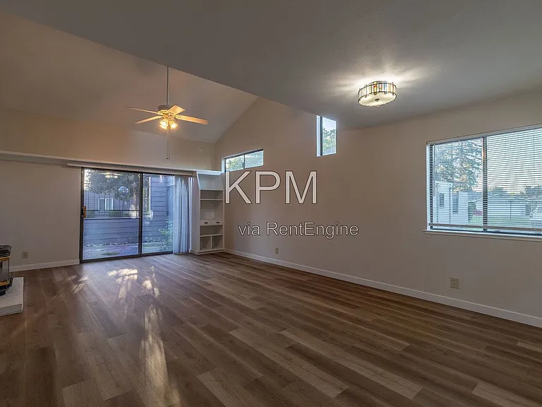 6829 Mill Springs Ct — Photo 7