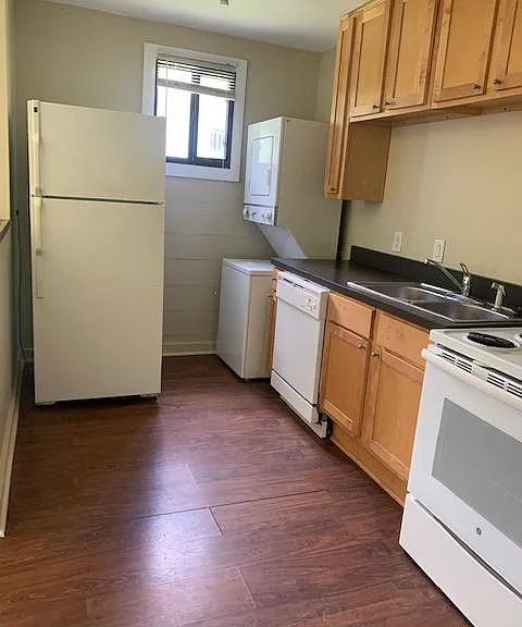 7477 Pitt St #4 — Photo 4
