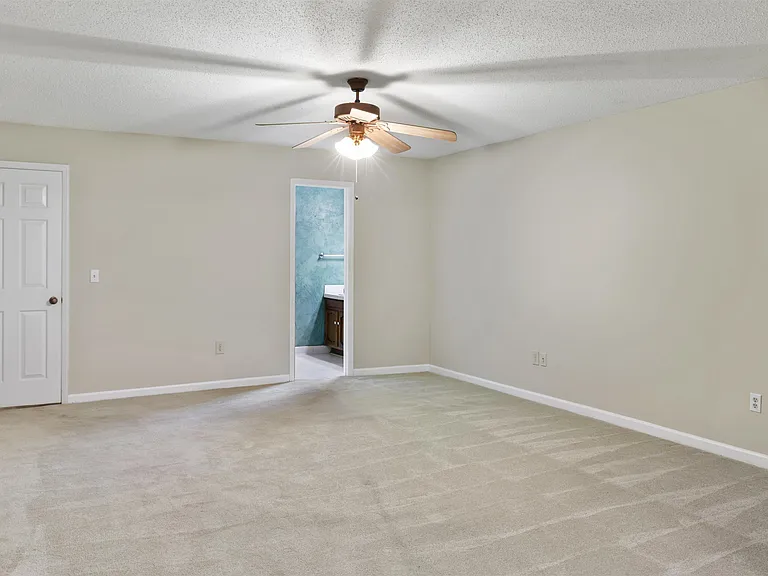 3426 Wildewood Dr — Photo 7
