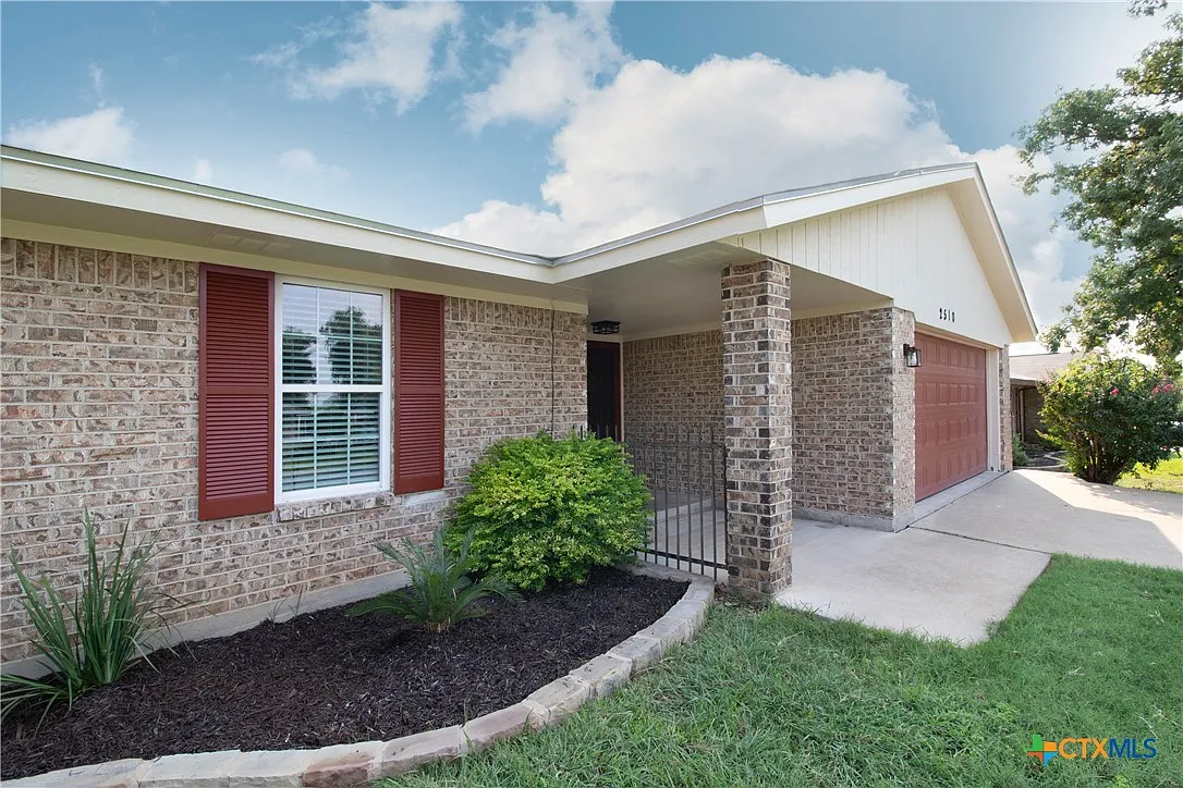 Building Photo - 2510 Bunker Hill Dr