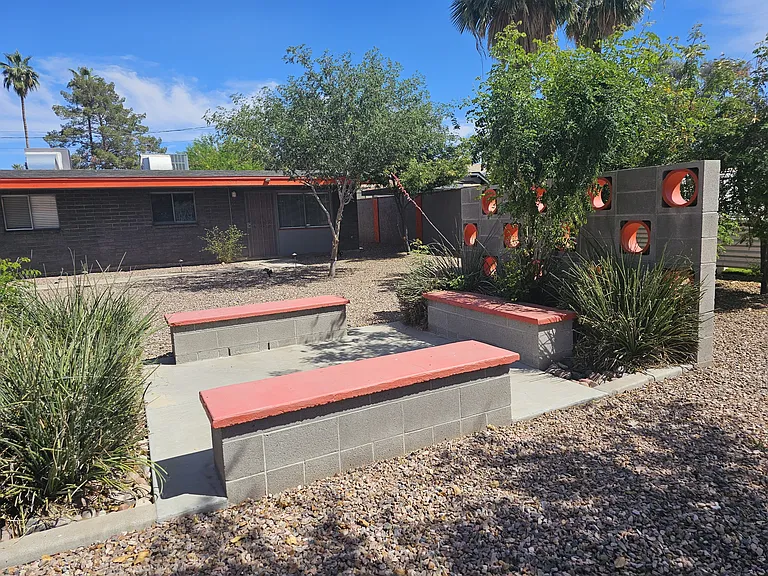 824 E Rose Ln #4 — Photo 18