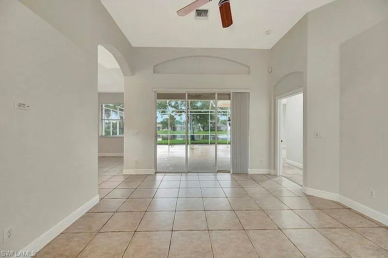 3 bed, 2.0 bath, 1861 sqft, $3,500 — Photo 2