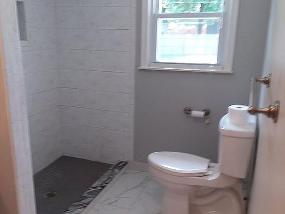 5th image of 6351 Paramus