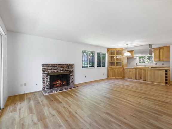 5th image of 3131 Via Grande