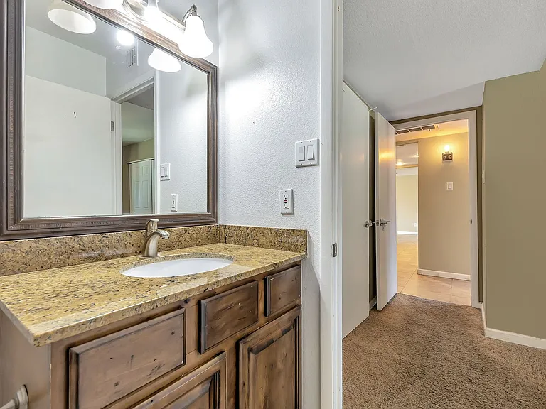 505 E Carson Dr — Photo 13