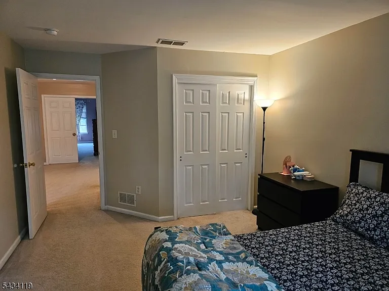 60 Jackson Ave — Photo 9