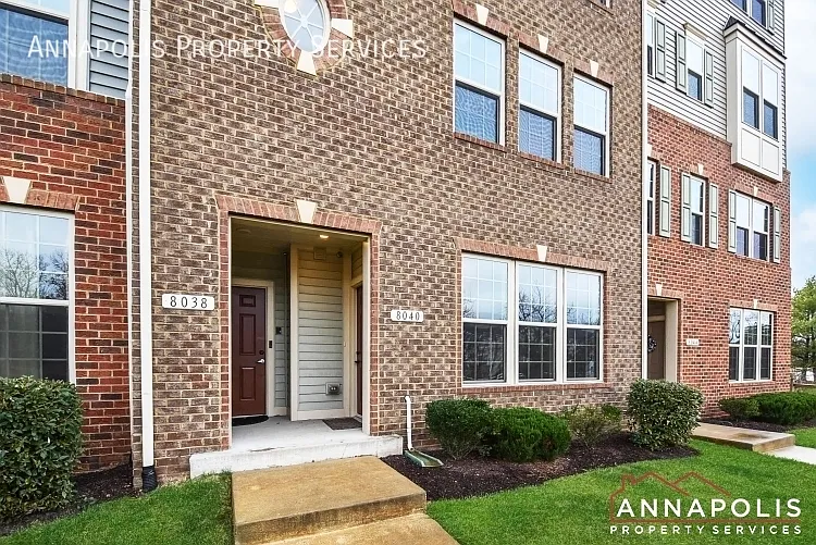 8040 Orchard Grove Rd — Photo 2
