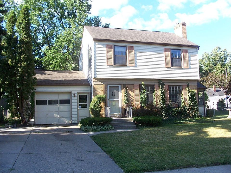 1st image of 118 Pershing Dr NE