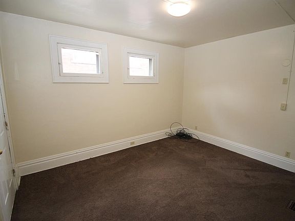 4th image of 258 E 13th Ave
