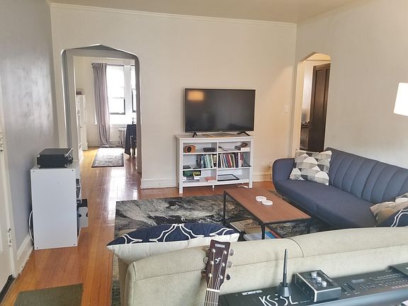 2nd image of 4800 N Hermitage Ave #3C