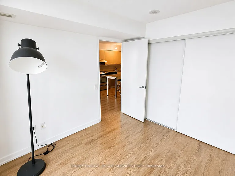 29 Singer Ct #712 — Photo 4