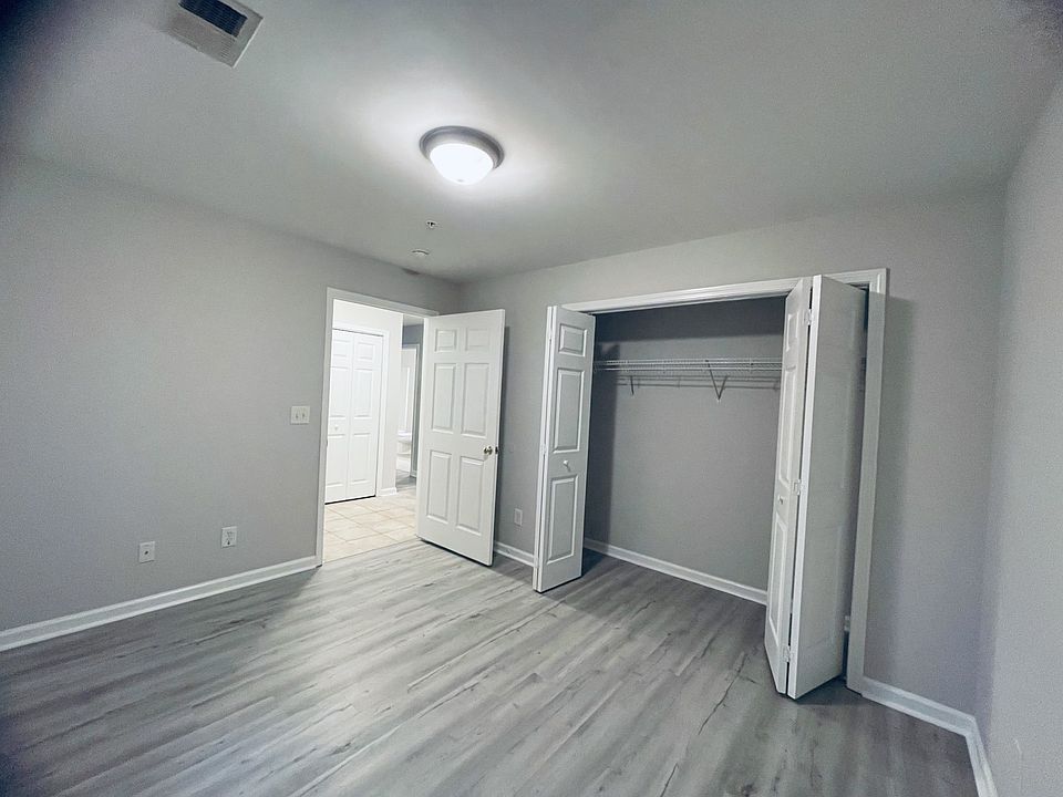 Front left Bedroom _12122023