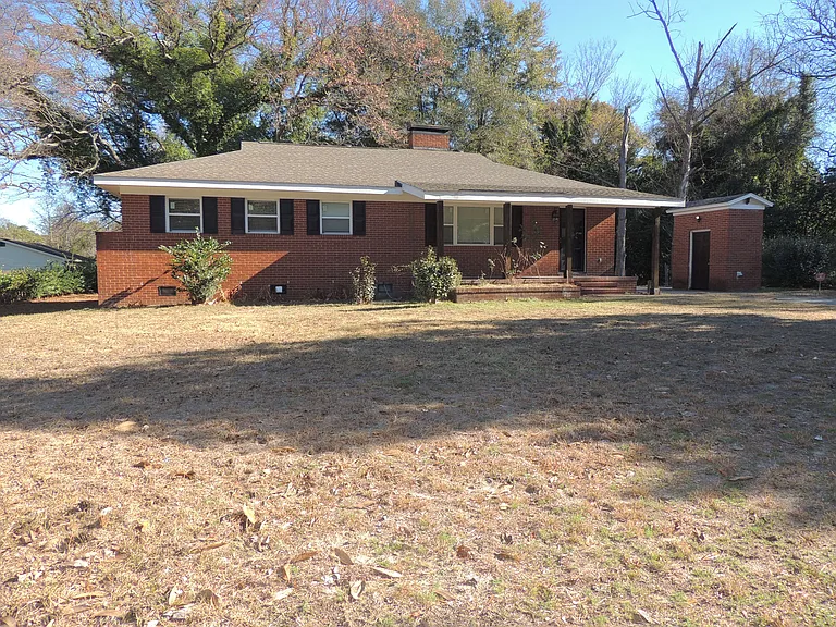 2025 Womble Dr — Photo 1