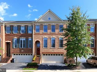 25820 Commons Sq, Chantilly, VA 20152
