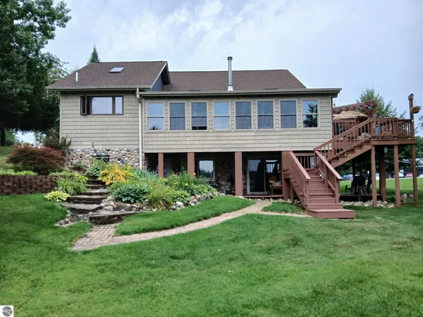1819 Indianwood Trl, West Branch, MI 48661