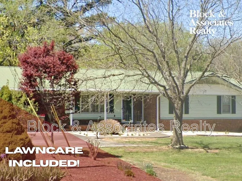 3 bed, 2.0 bath, $1,295 — Photo 1