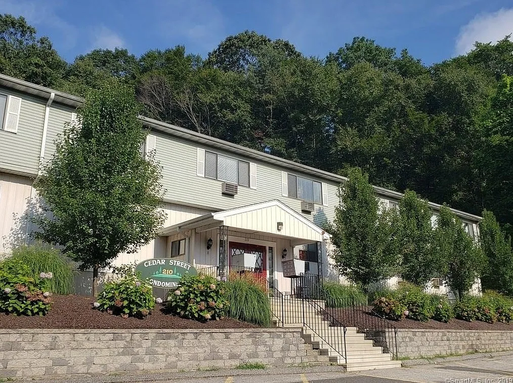Studio, 401 sqft, $1,395 — Photo 2