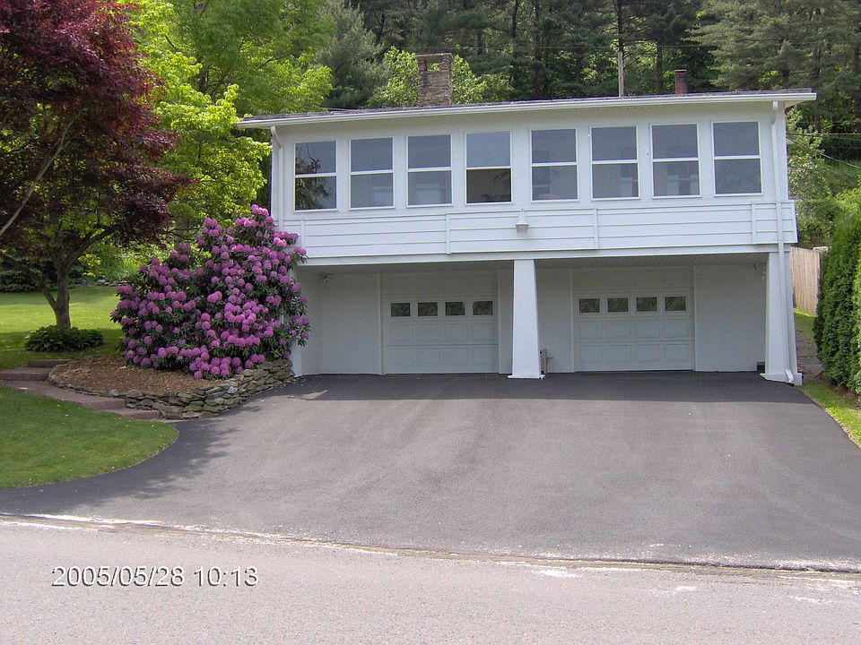 Driveway/Front of home