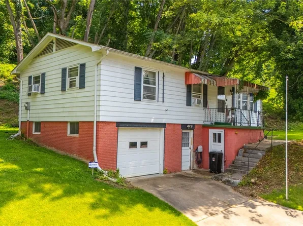 820 Mariann Dr, Martins Ferry, OH 43935