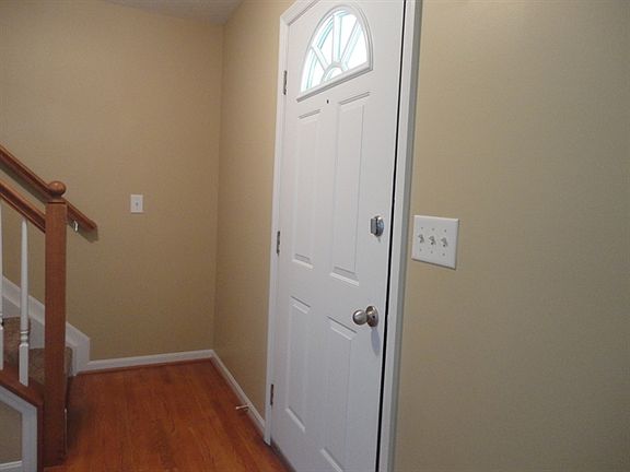 2nd image of 5547 Shady Meadows Dr