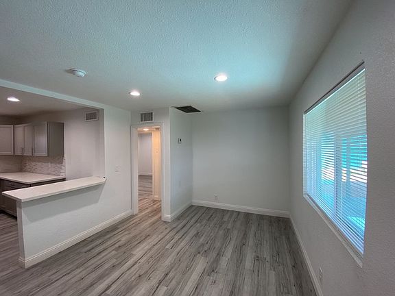 3rd image of 536 S 11th St #3
