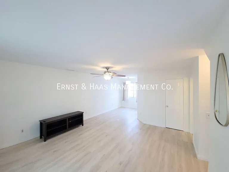 111 W Spring St #E — Photo 5