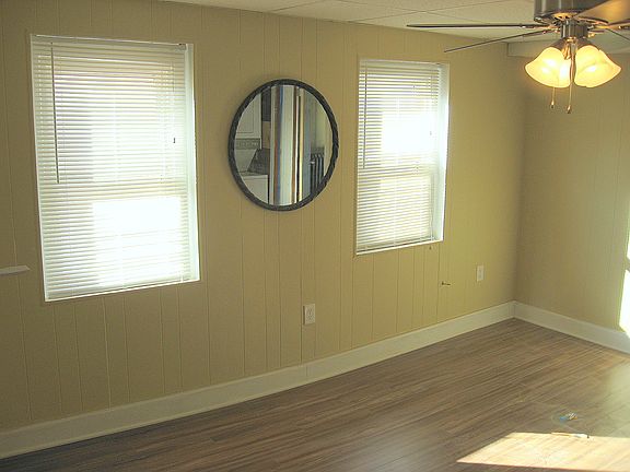 2nd image of 556 Bridge St #1