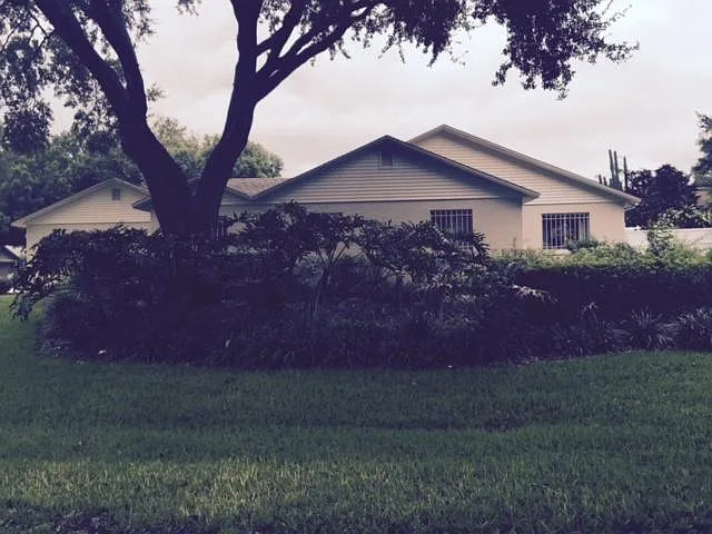 3 bed, 2082 sqft, $2,750 — Photo 2