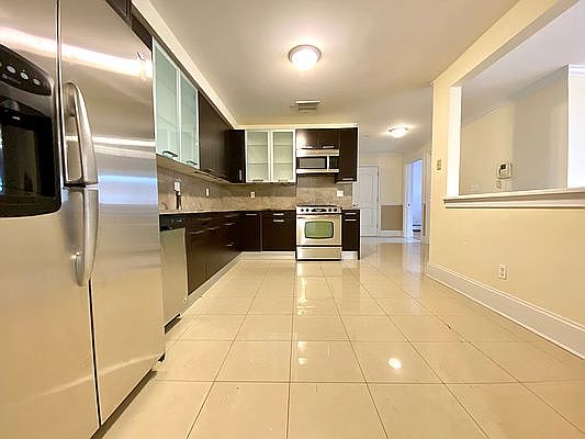 3rd image of 2569 Ocean Ave APT 5D