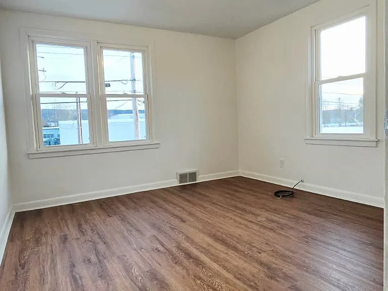 725 Dickson St — Photo 14