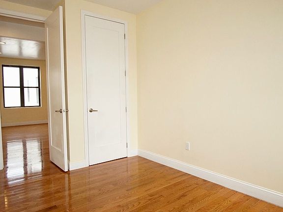 5th image of 645 W 160th St APT 6B