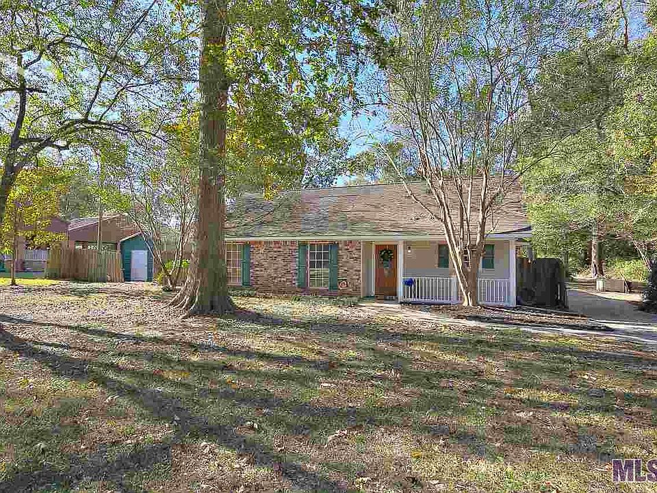 1st image of 18677 Magnolia Est