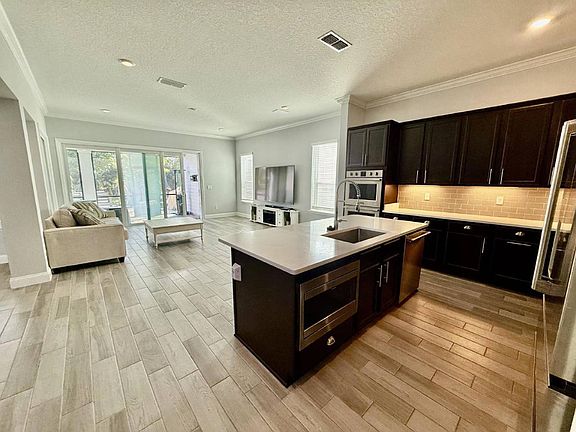 3rd image of 52 Waterline Dr