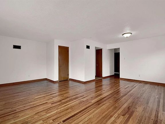 4th image of 4217 Hereford St #1