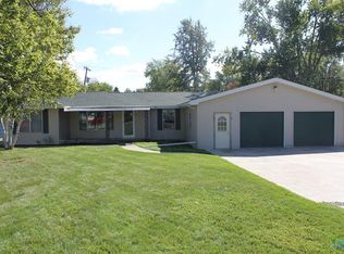 1517 S Clinton St, Defiance, OH 43512