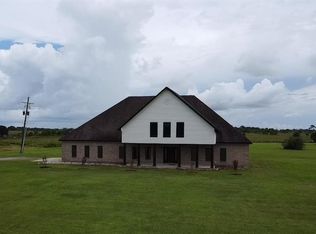 13979 Shellhammer Rd, Winnie, TX 77665