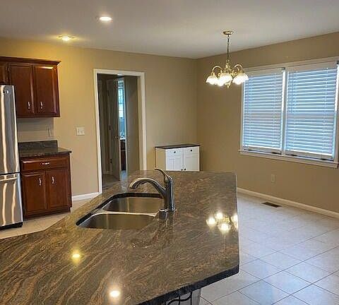 5th image of 308 Ashby Ct